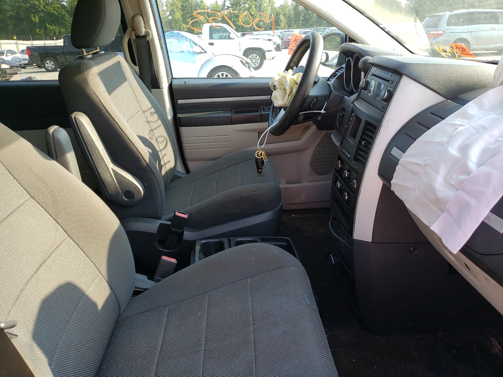Photo 5 from auction – 2008 DODGE GRAND CARA with VIN 2D8HN54P48R742574