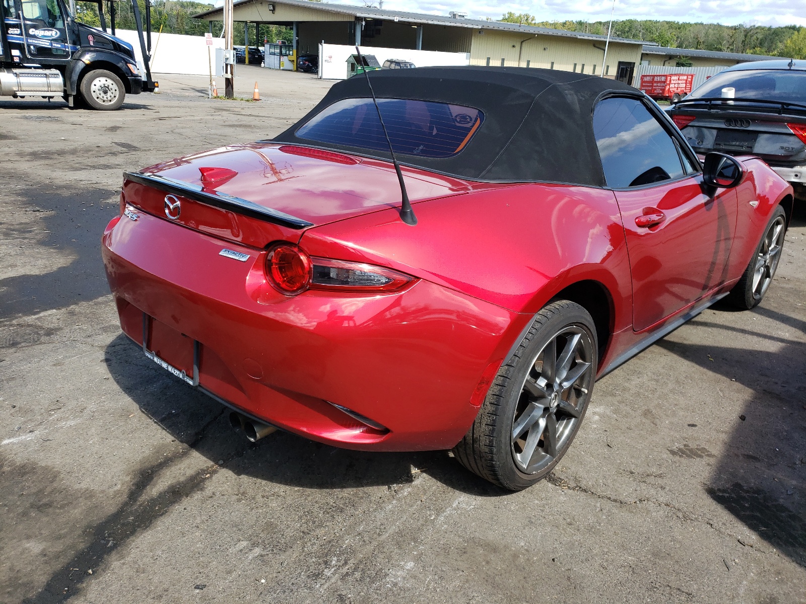 Photo 4 from auction – 2016 MAZDA MX-5 MIATA with VIN JM1NDAD7XG0108871