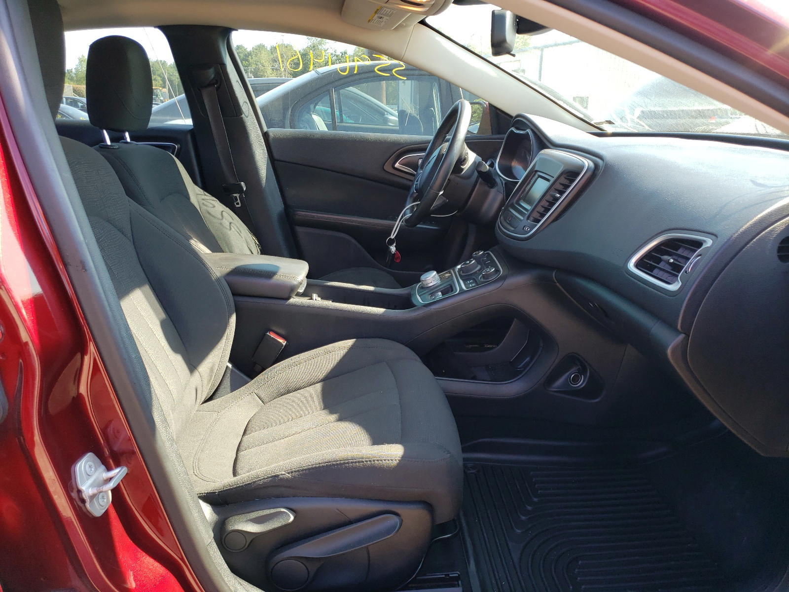 Photo 5 from auction – 2015 CHRYSLER 200 LIMITE with VIN 1C3CCCAB3FN705297