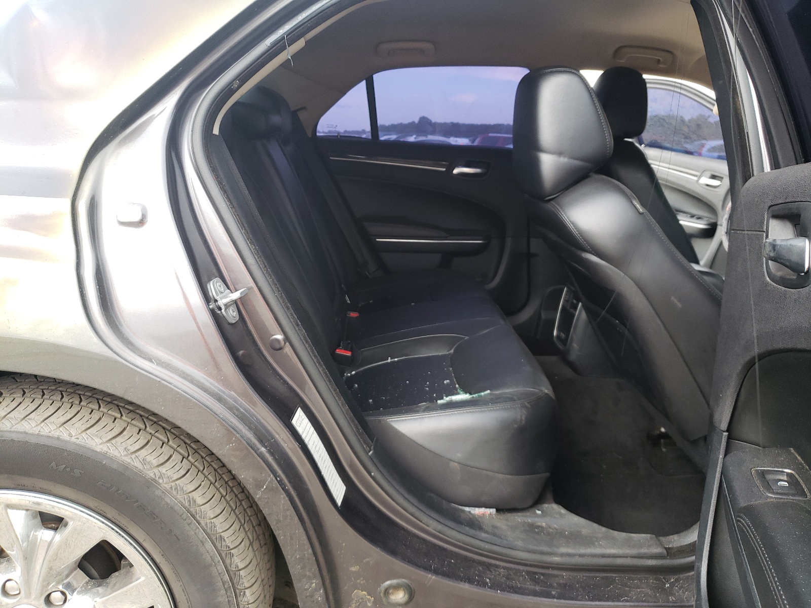 Zdjęcie 6 z aukcji – 2015 CHRYSLER 300 LIMITE z VIN 2C3CCAAG7FH755158