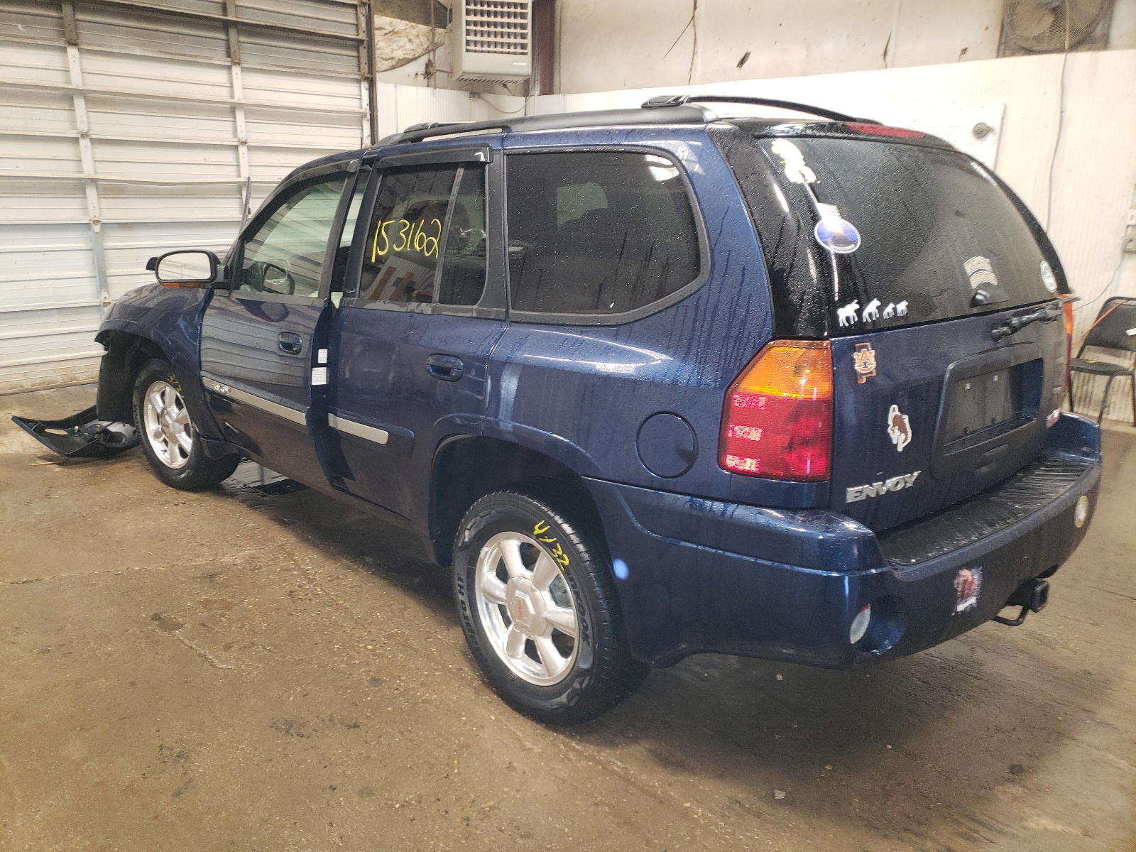Photo 3 from auction – 2004 GMC ENVOY with VIN 1GKDT13S342438845