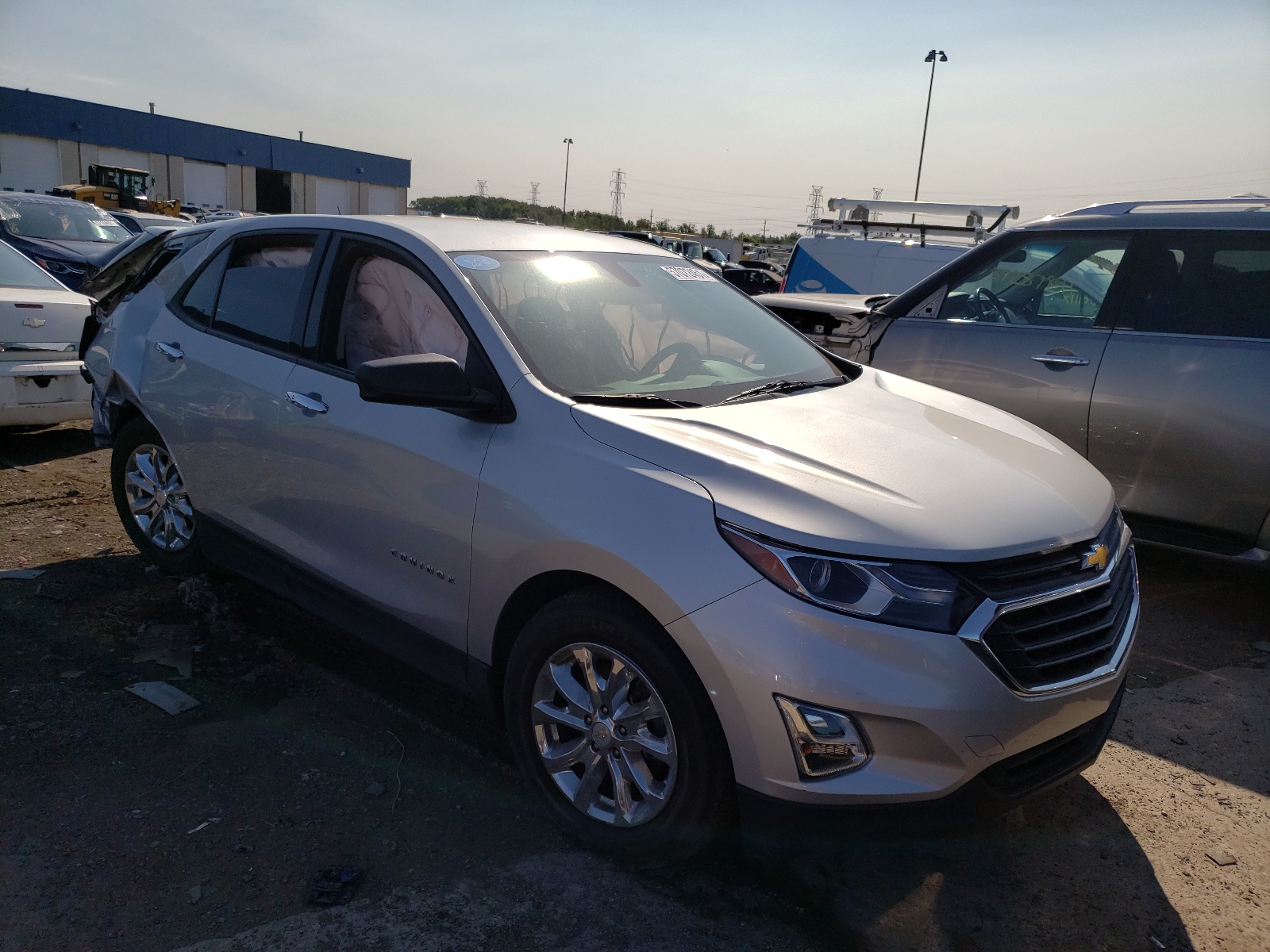 CHEVROLET EQUINOX L 2018 with VIN 2GNAXGEV3J6188462 - Photo from auction