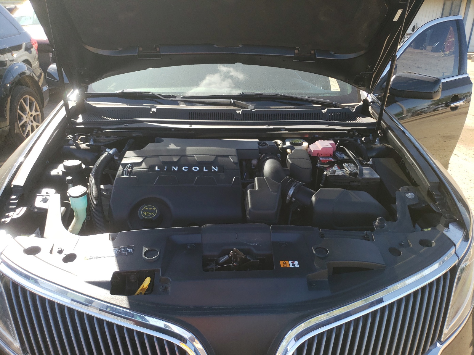 Photo 7 from auction – 2014 LINCOLN MKS with VIN 1LNHL9DK0EG605608