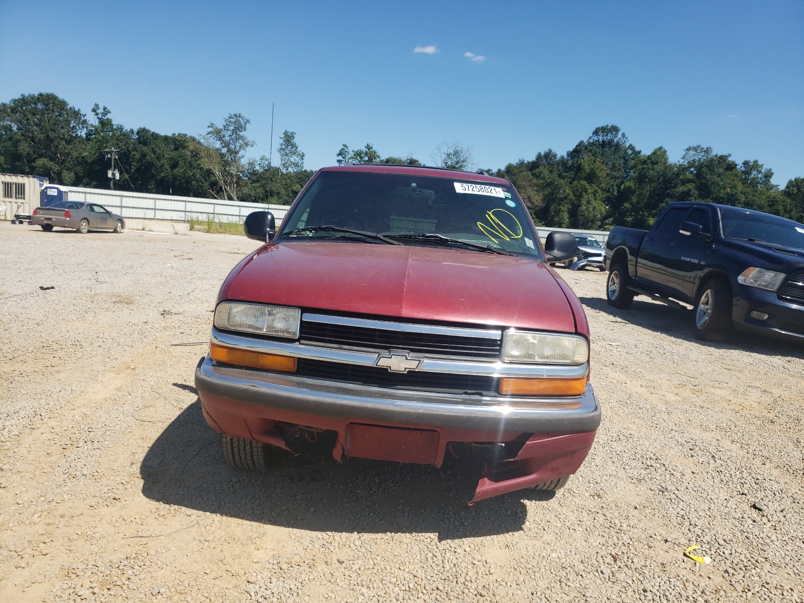 Photo 9 from auction – 1998 CHEVROLET BLAZER with VIN 1GNCS13WXWK131079