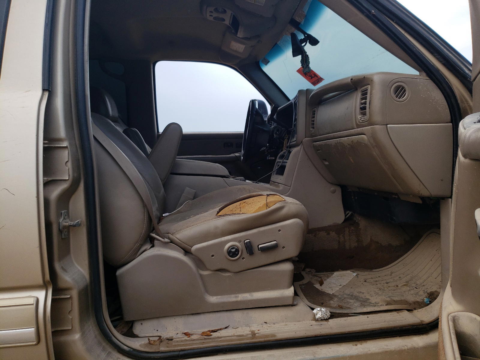 Photo 5 from auction – 2005 CHEVROLET SILVERADO with VIN 1GCHK23275F968686