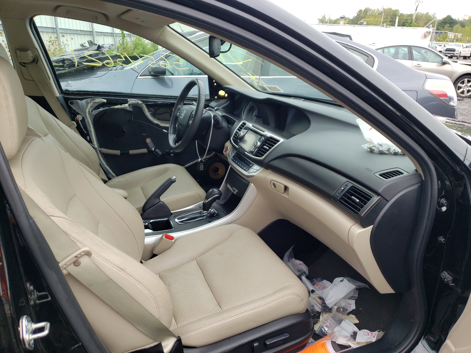 Photo 5 from auction – 2014 HONDA ACCORD EXL with VIN 1HGCR2F81EA194293