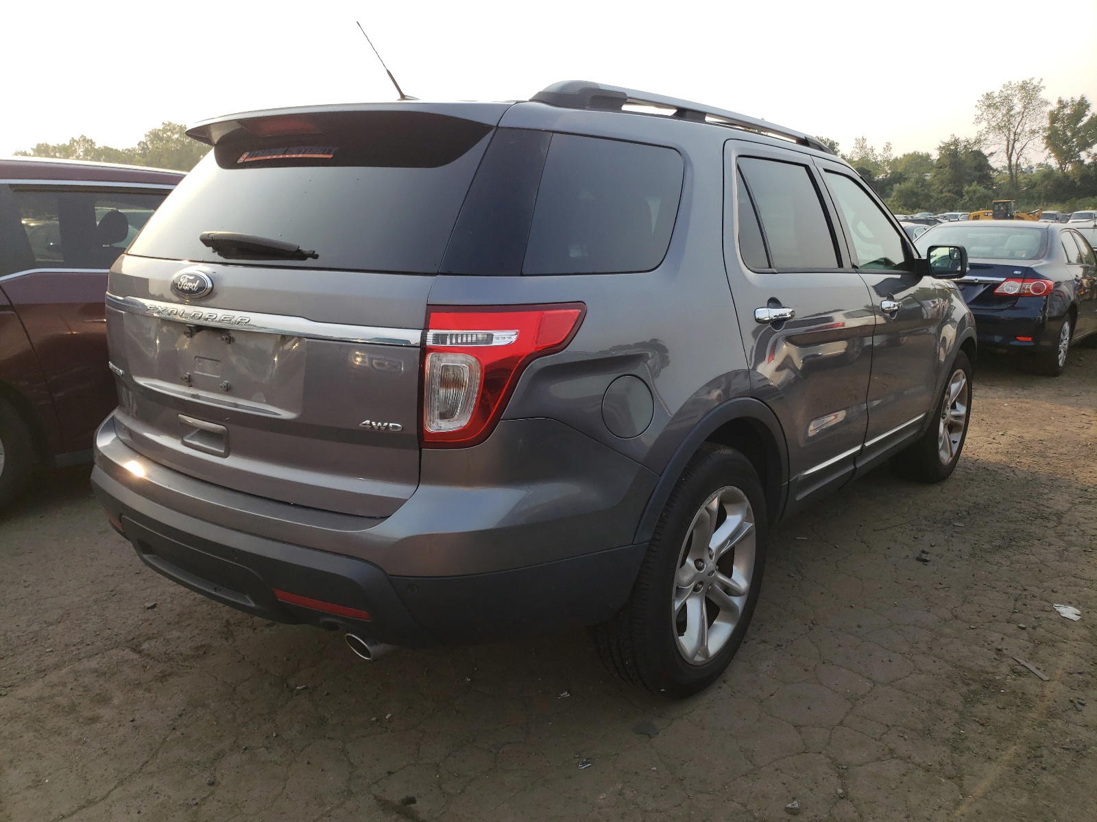 Photo 4 from auction – 2014 FORD EXPLORER L with VIN 1FM5K8F89EGA10791