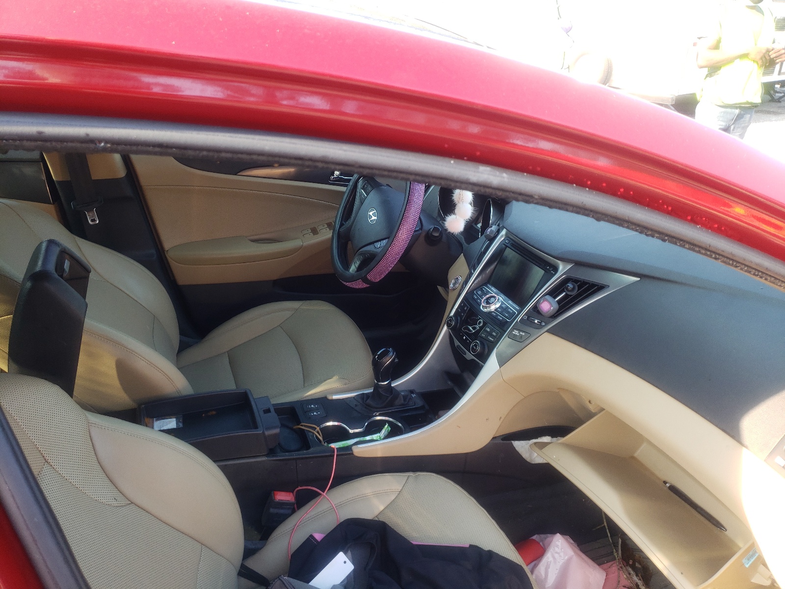 Photo 5 from auction – 2015 HYUNDAI SONATA HYB with VIN KMHEC4A45FA129212