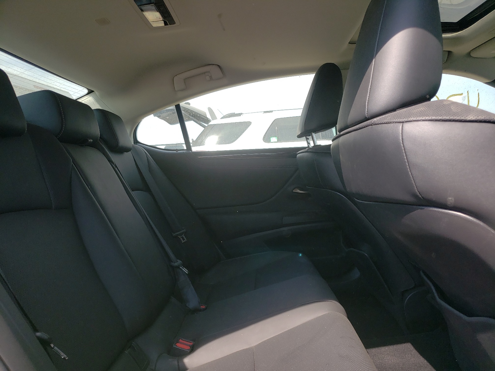 Photo 6 from auction – 2020 LEXUS ES 350 with VIN 58ADZ1B16LU065455