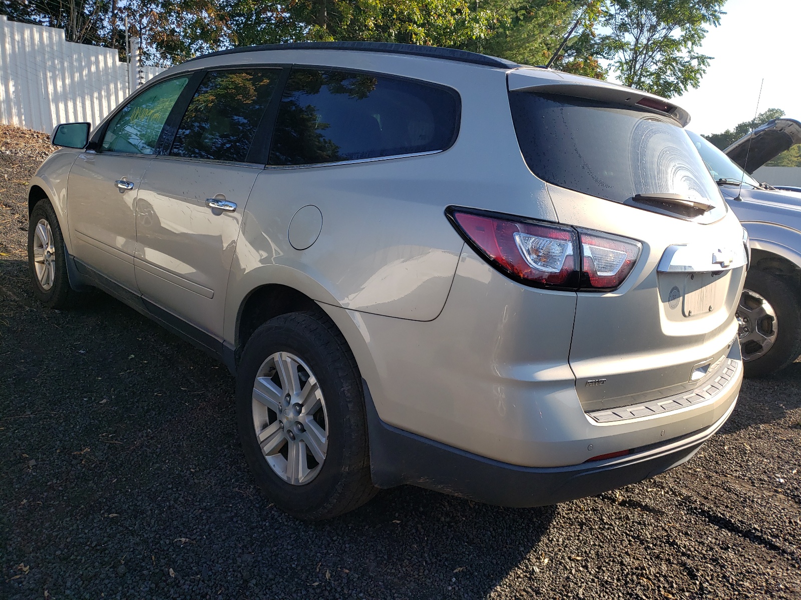 Photo 3 from auction – 2014 CHEVROLET TRAVERSE L with VIN 1GNKVGKD1EJ209890