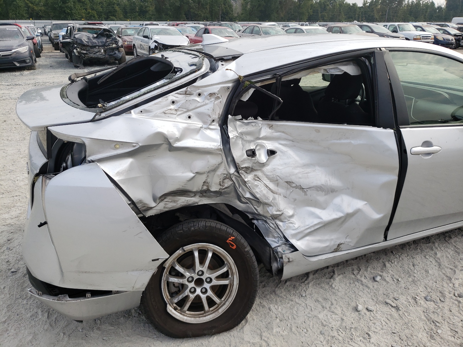 Photo 9 from auction – 2016 TOYOTA PRIUS with VIN JTDKARFU9G3007591