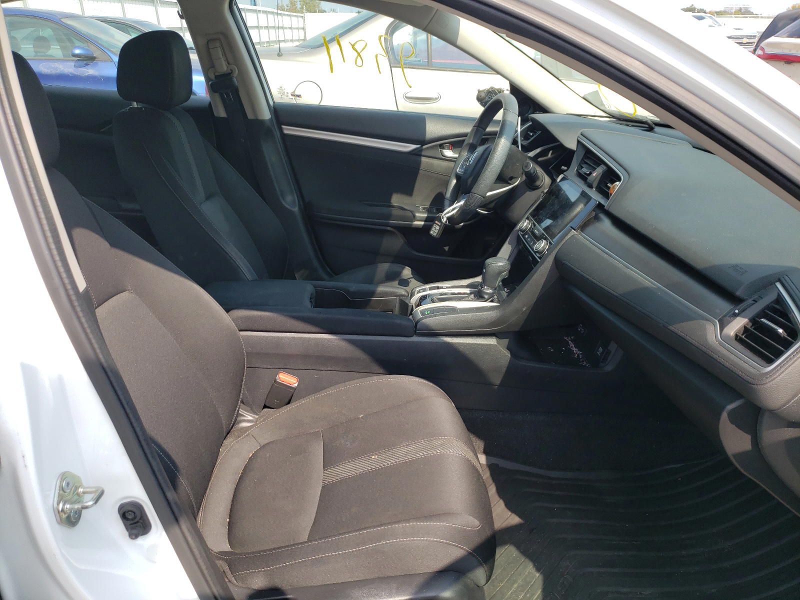 Photo 5 from auction – 2016 HONDA CIVIC EX with VIN 19XFC2F76GE013578