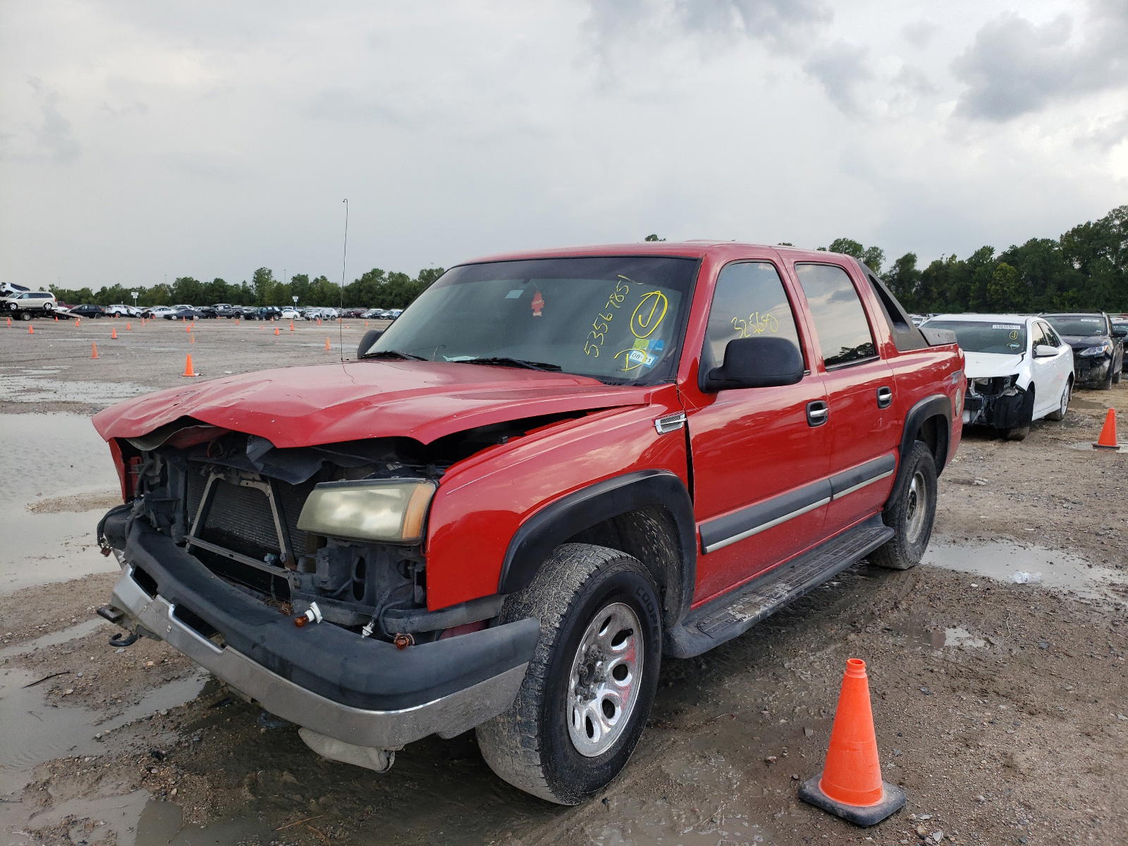 Photo 2 from auction – 2004 CHEVROLET AVALANCHE with VIN 3GNEC12TX4G109374