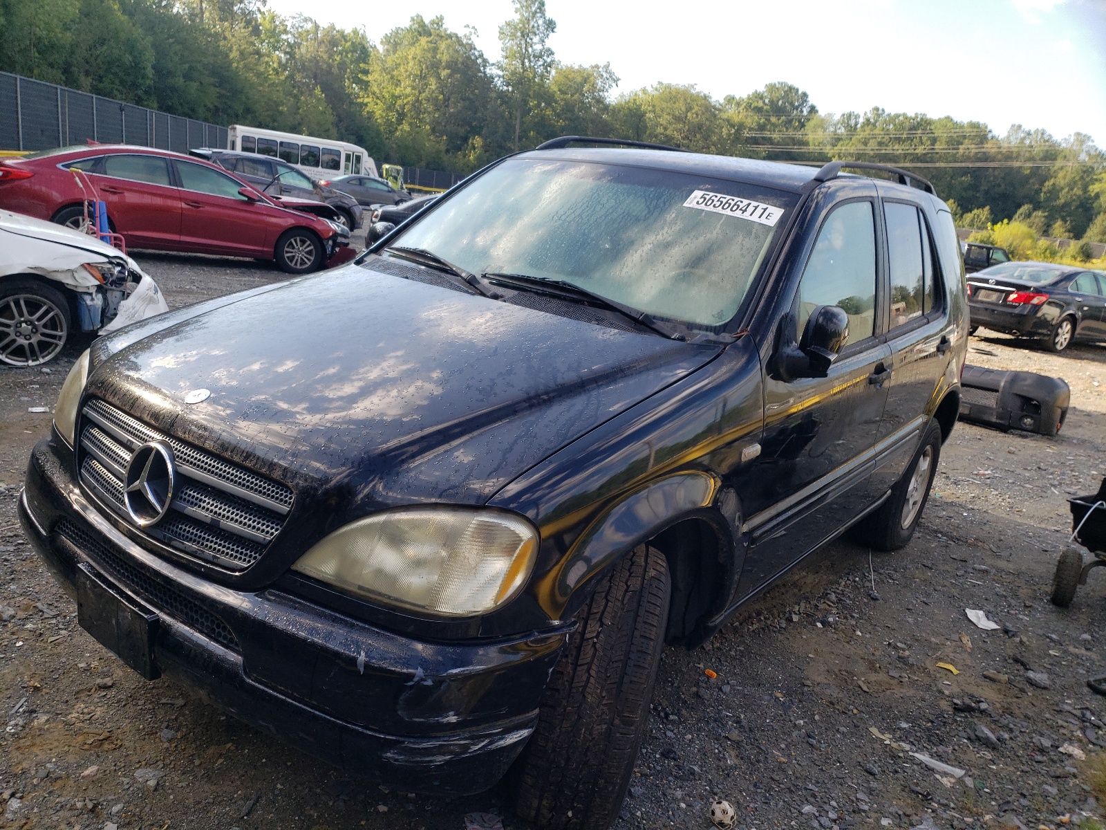 Photo 2 from auction – 2000 MERCEDES-BENZ M-CLASS with VIN 4JGAB54E3YA198043
