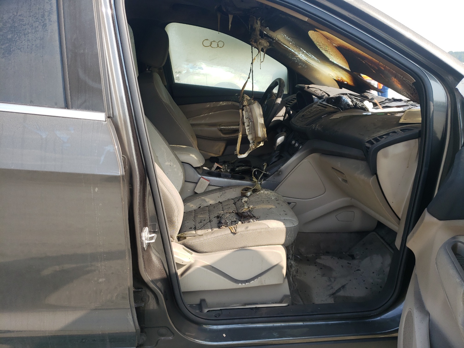 Photo 5 from auction – 2016 FORD ESCAPE SE with VIN 1FMCU0GXXGUA60290