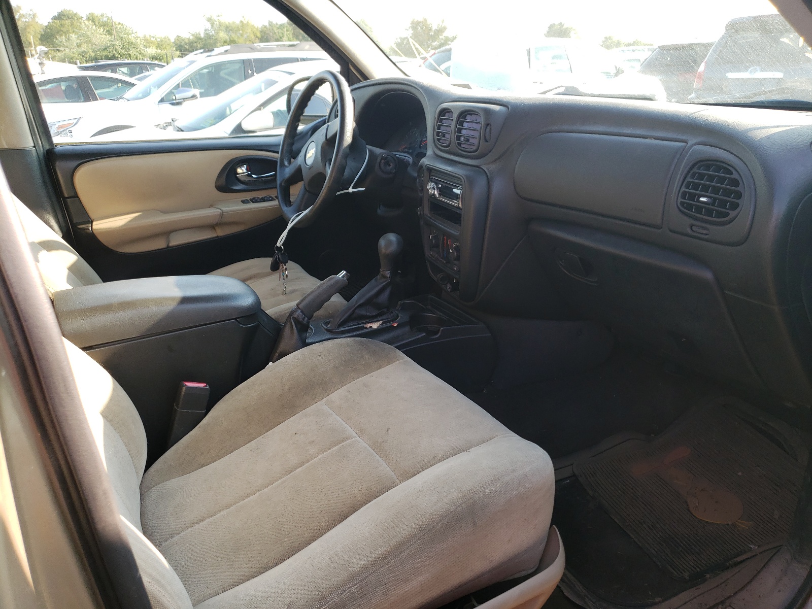 Photo 5 from auction – 2005 CHEVROLET TRAILBLAZE with VIN 1GNDT13S352227732