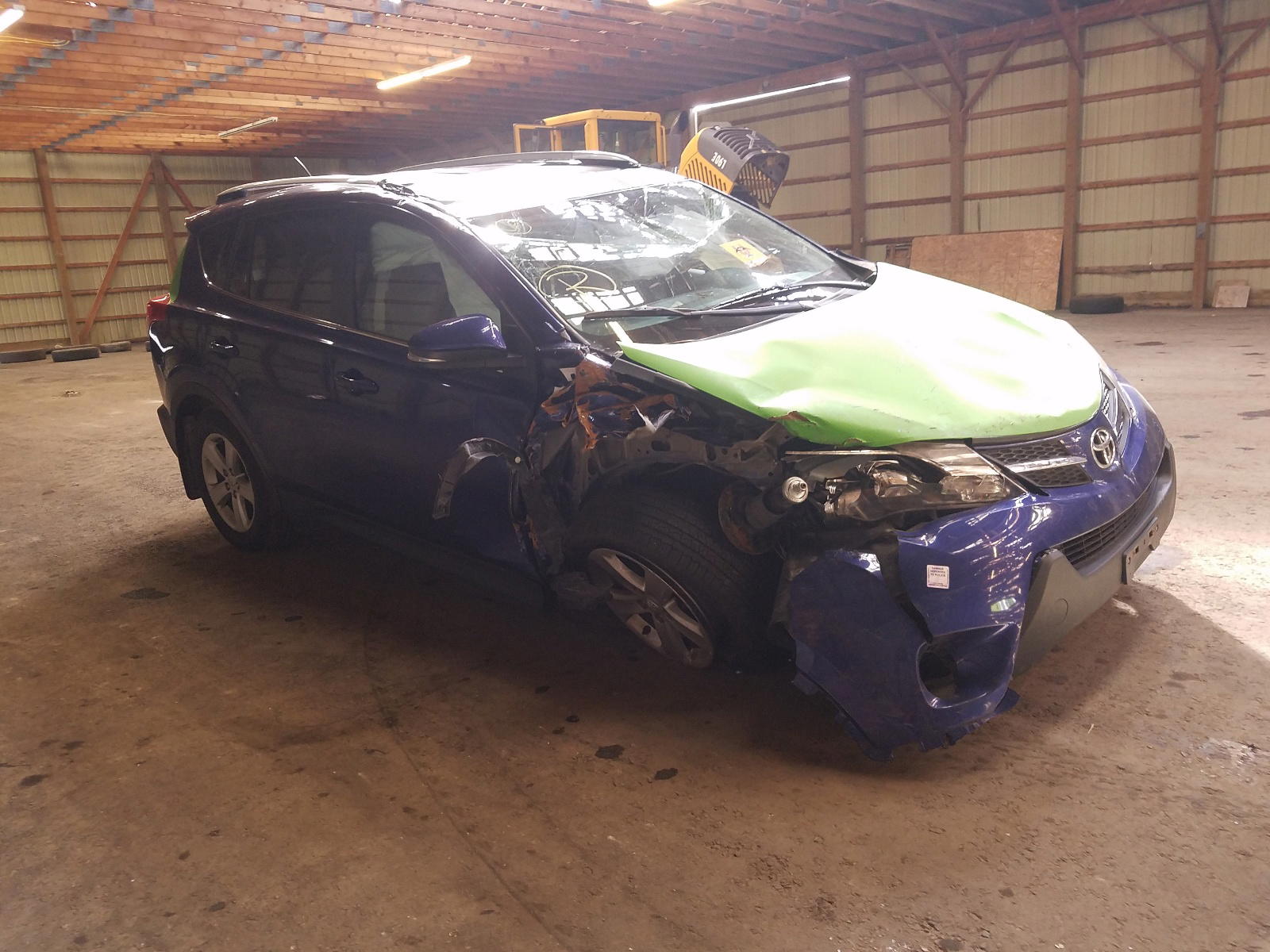 TOYOTA RAV4 XLE 2014 with VIN 2T3RFREV9EW196358 - Photo from auction