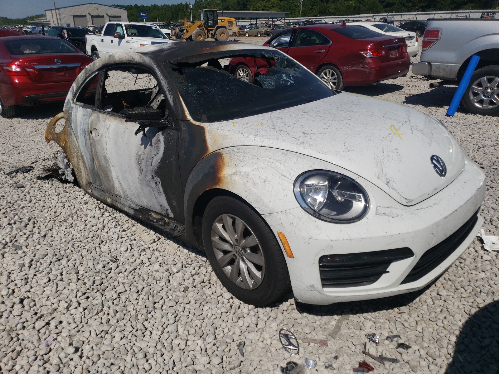 VOLKSWAGEN BEETLE 1.8 2017 with VIN 3VWF17AT7HM609844 - Photo from auction