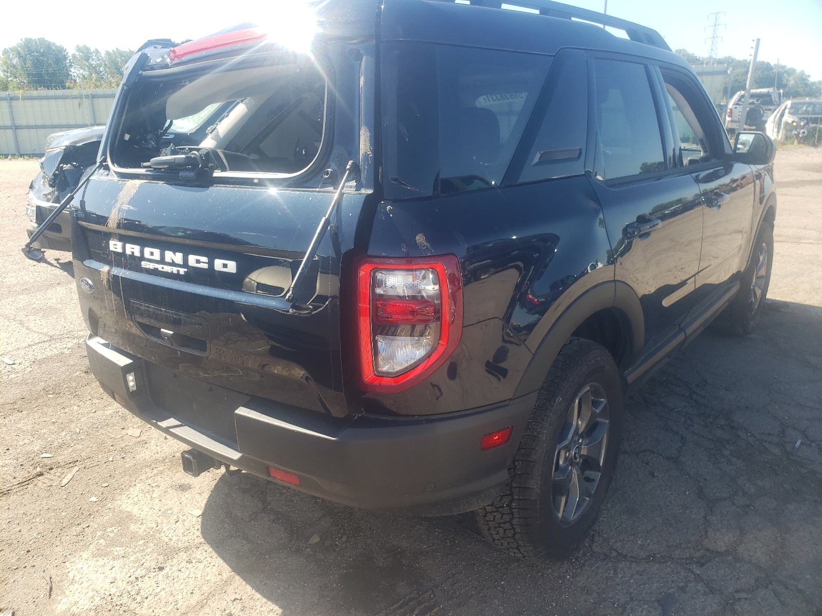 Photo 4 from auction – 2021 FORD BRONCO with VIN 3FMCR9D9XMRA51636