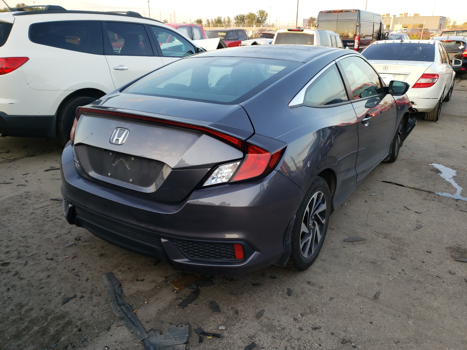 Photo 4 from auction – 2017 HONDA CIVIC LX with VIN 2HGFC4B00HH303987