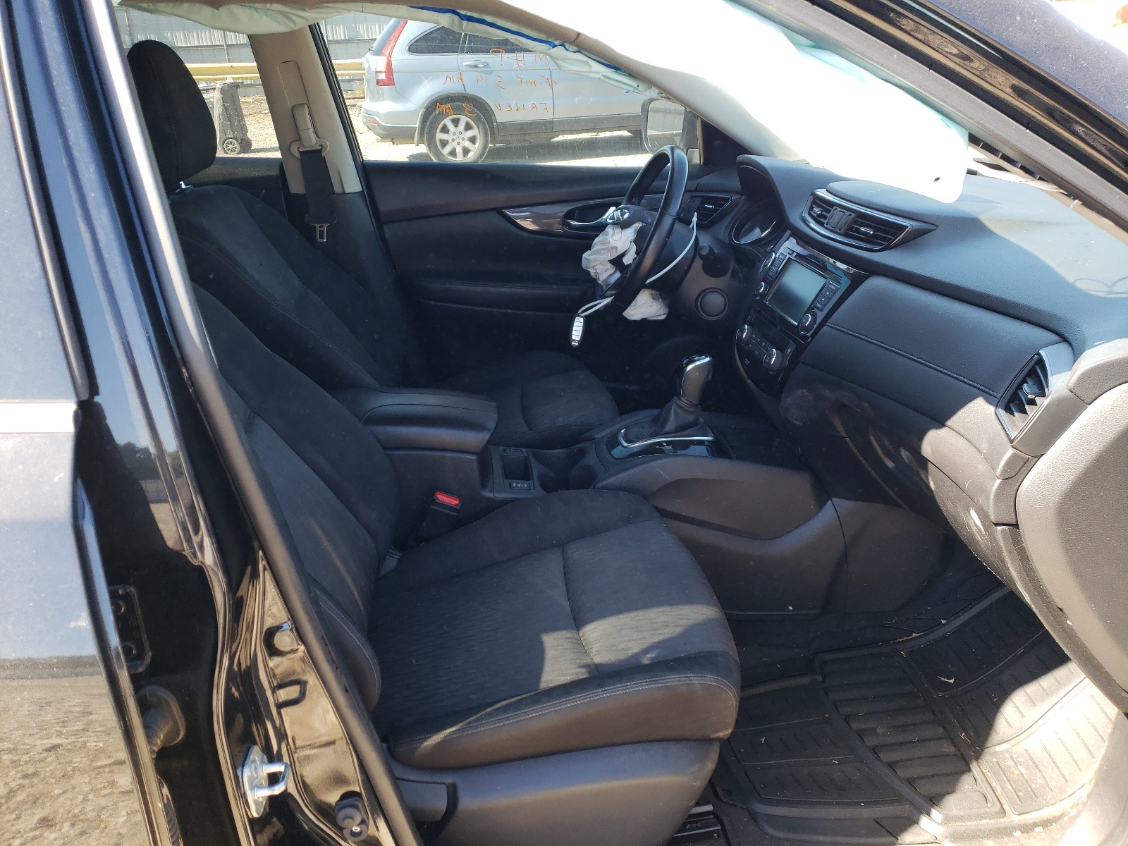 Photo 5 from auction – 2019 NISSAN ROGUE S with VIN JN8AT2MT8KW501153