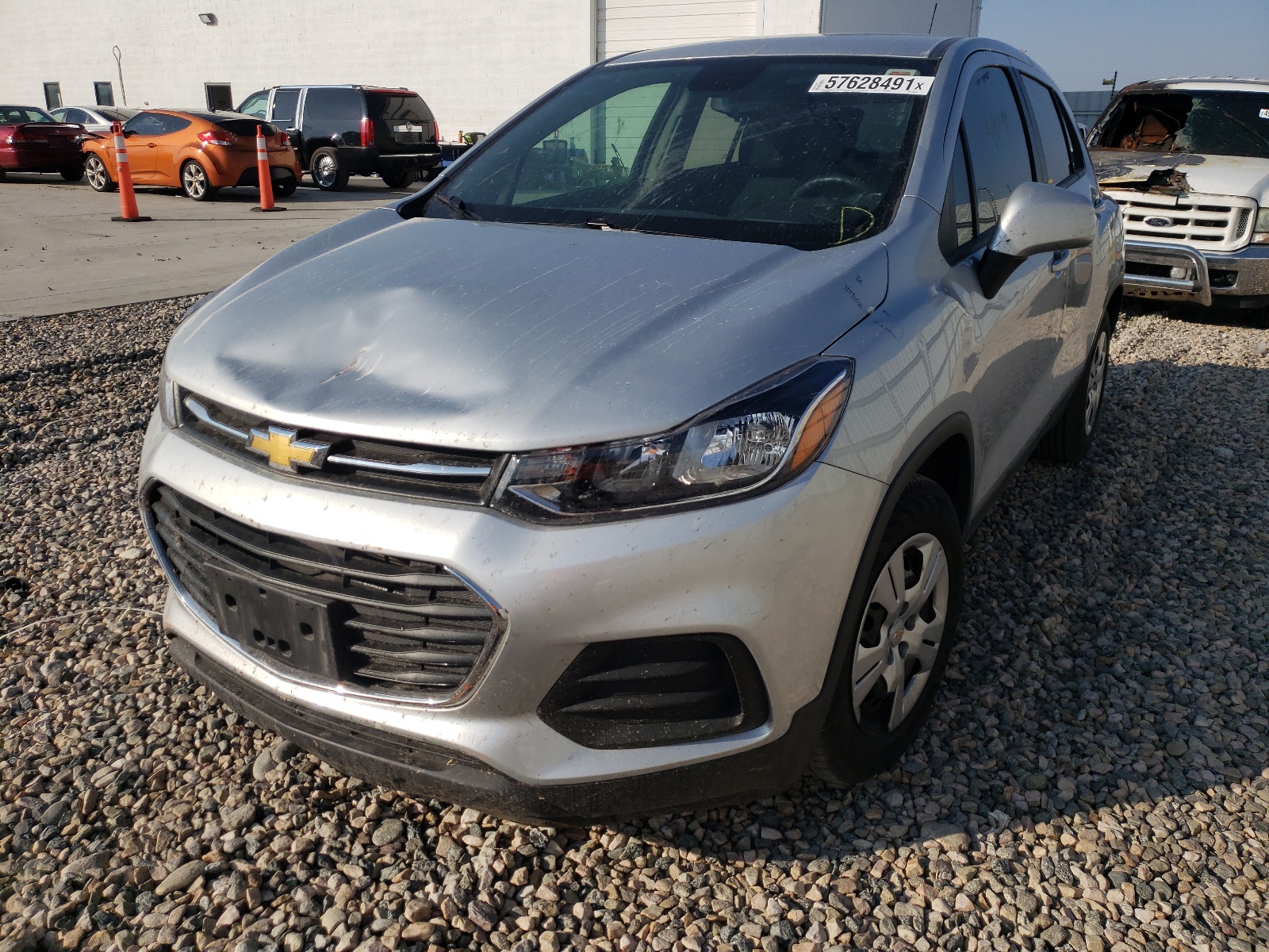 Photo 2 from auction – 2018 CHEVROLET TRAX with VIN 3GNCJKSB8JL166850