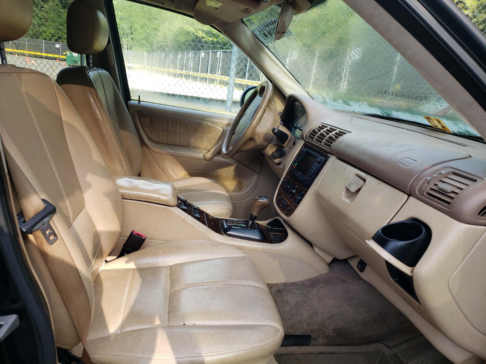 Photo 5 from auction – 2000 MERCEDES-BENZ M-CLASS with VIN 4JGAB54E3YA198043