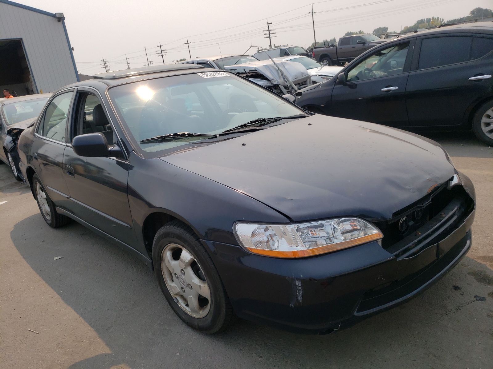 HONDA ACCORD EX 2000 with VIN 1HGCG5560YA090700 - Photo from auction