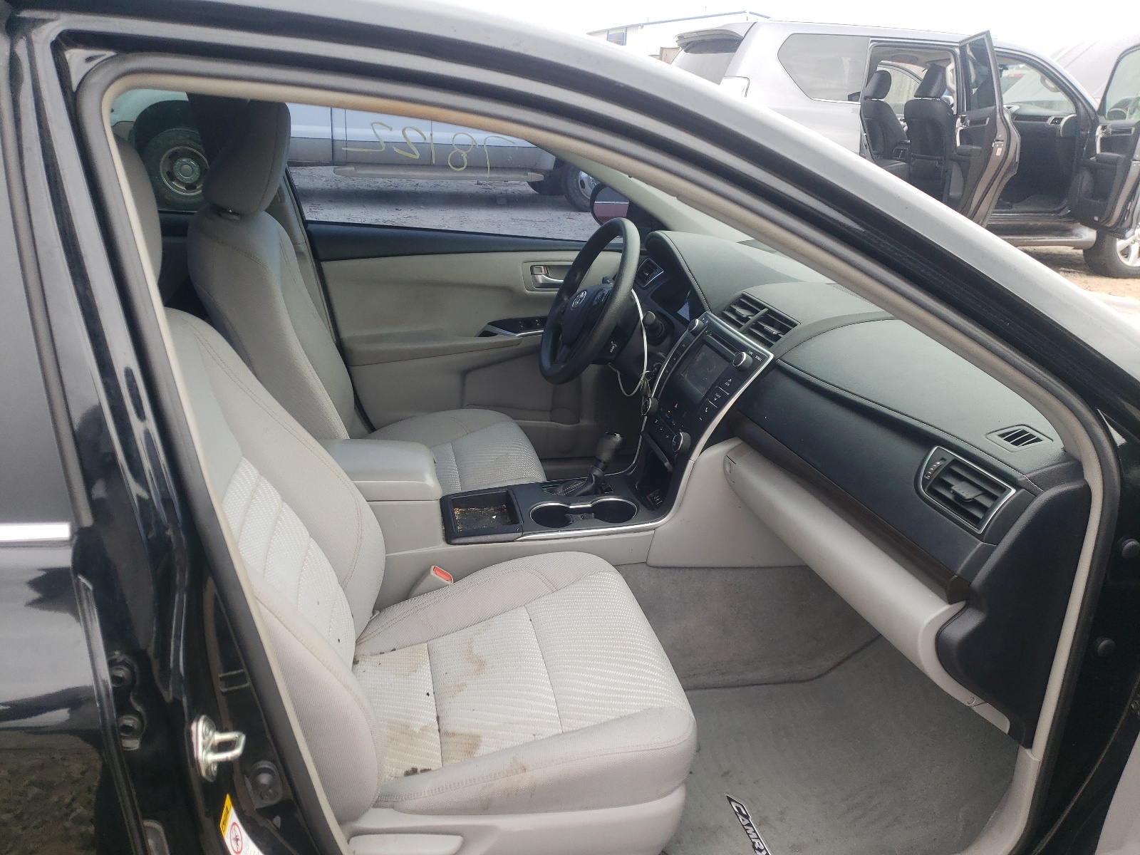 Photo 5 from auction – 2017 TOYOTA CAMRY LE with VIN 4T1BF1FK8HU663886