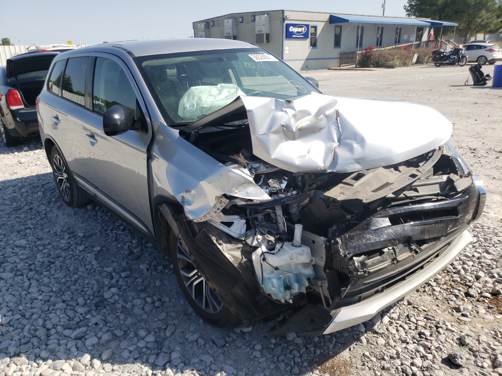 MITSUBISHI OUTLANDER 2018 with VIN JA4AD2A3XJJ005581 - Photo from auction