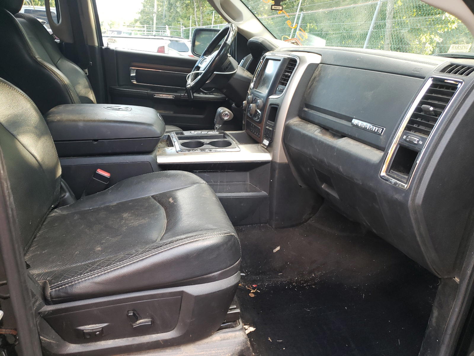 Photo 5 from auction – 2013 RAM 1500 LARAM with VIN 1C6RR7NT8DS552176
