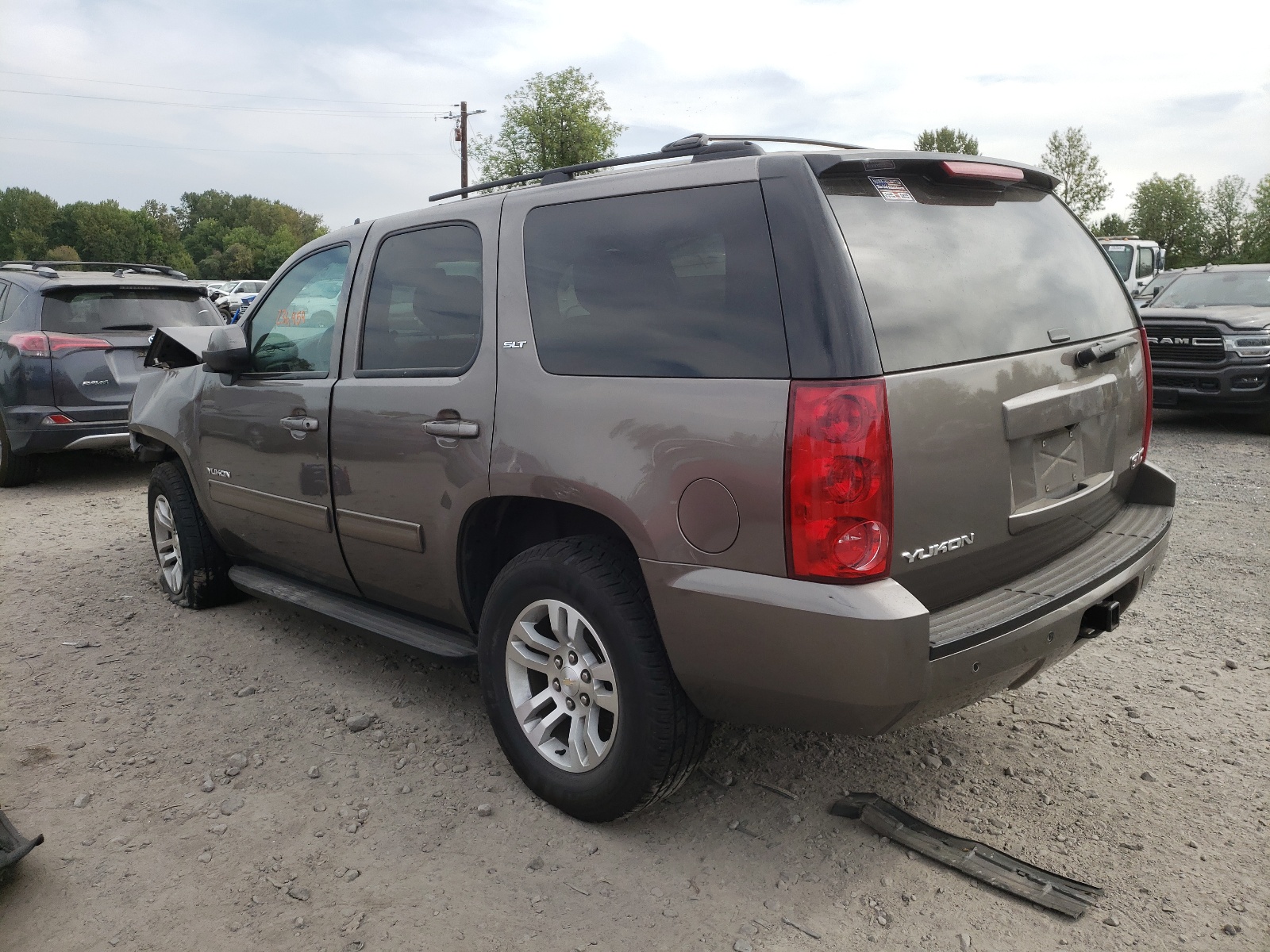 Photo 3 from auction – 2014 GMC YUKON SLT with VIN 1GKS2CE02ER228795