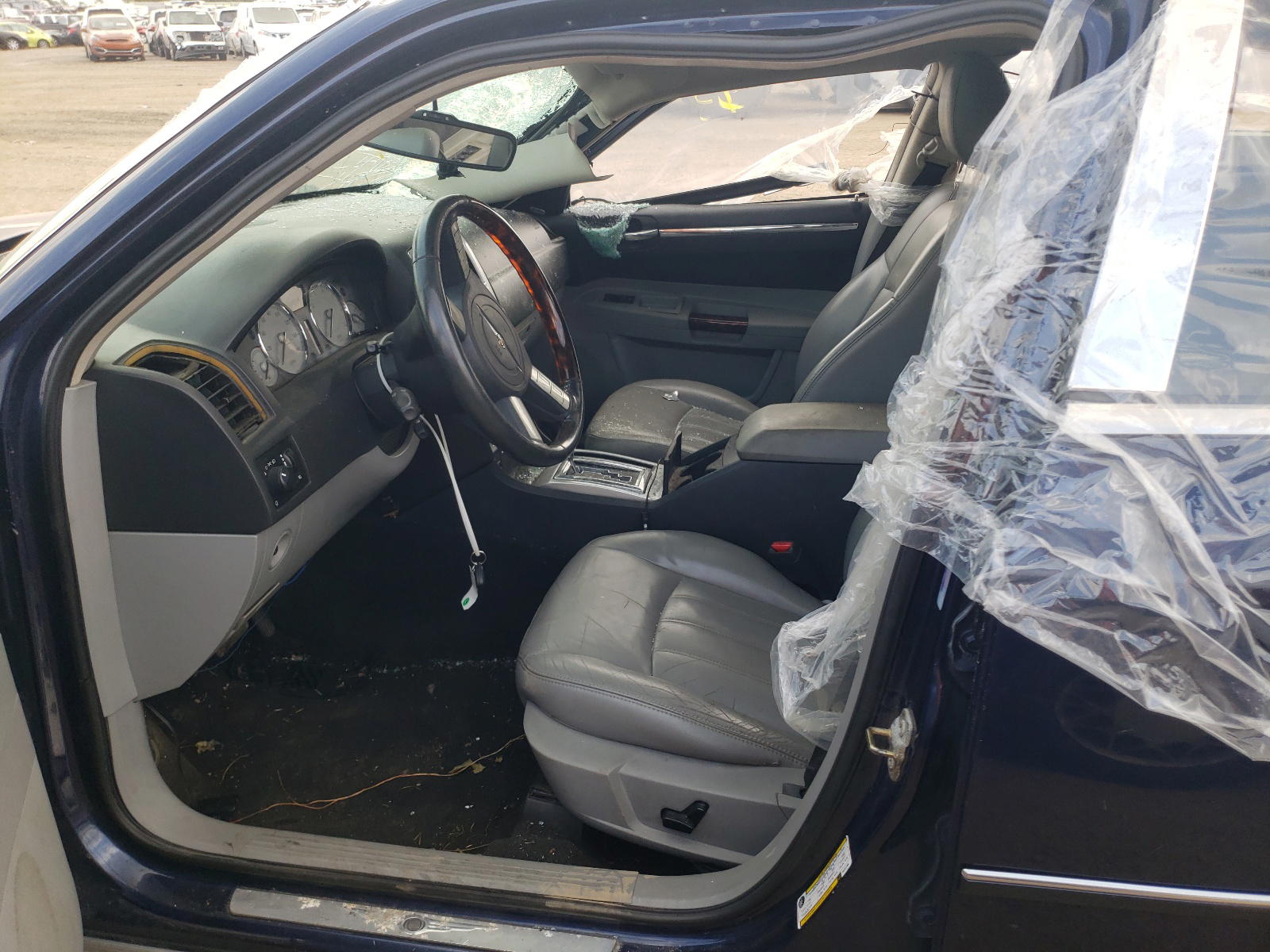 Photo 5 from auction – 2006 CHRYSLER 300C with VIN 2C3KA63H66H251706