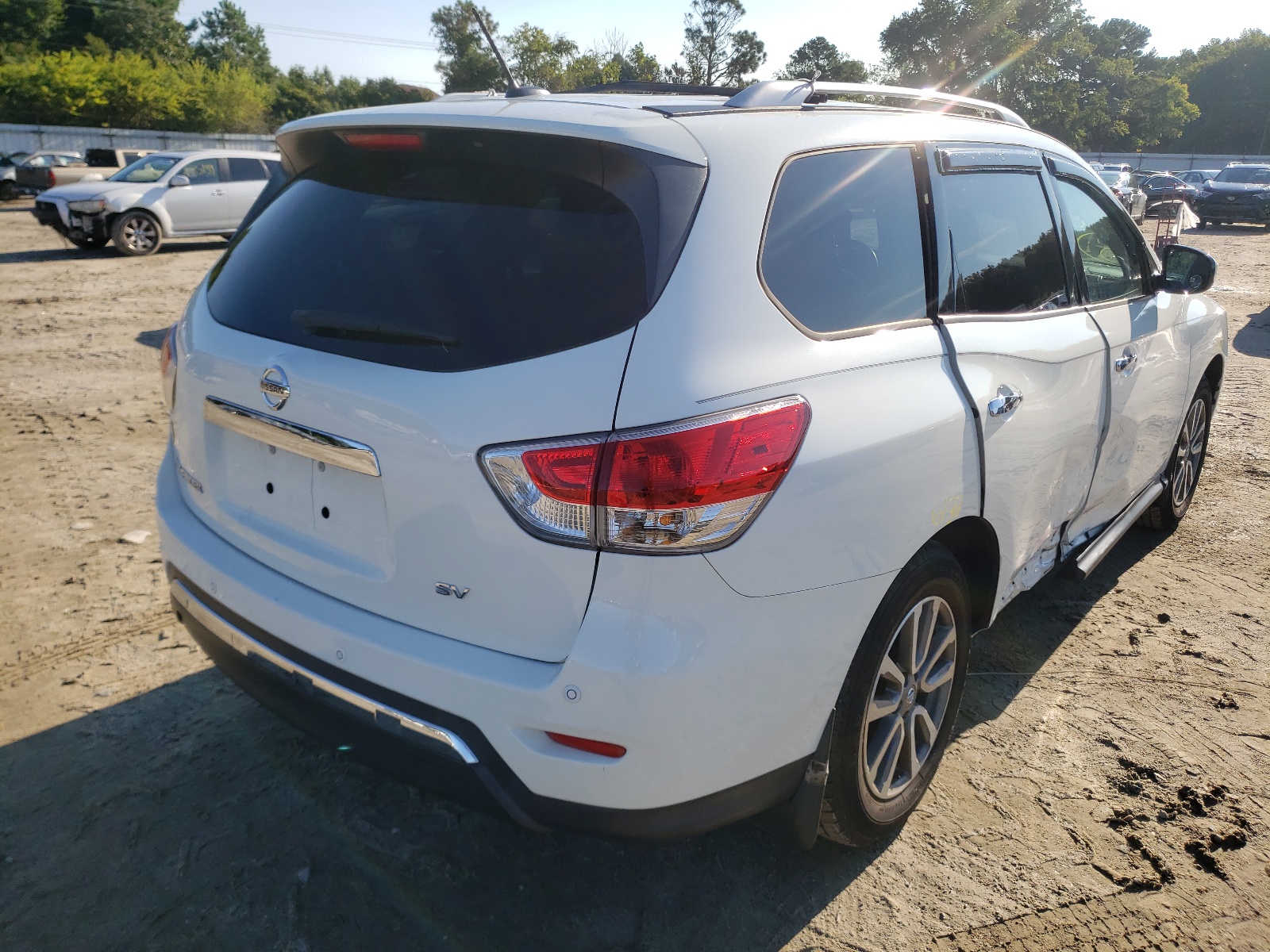 Zdjęcie 4 z aukcji – 2015 NISSAN PATHFINDER z VIN 5N1AR2MN5FC652742