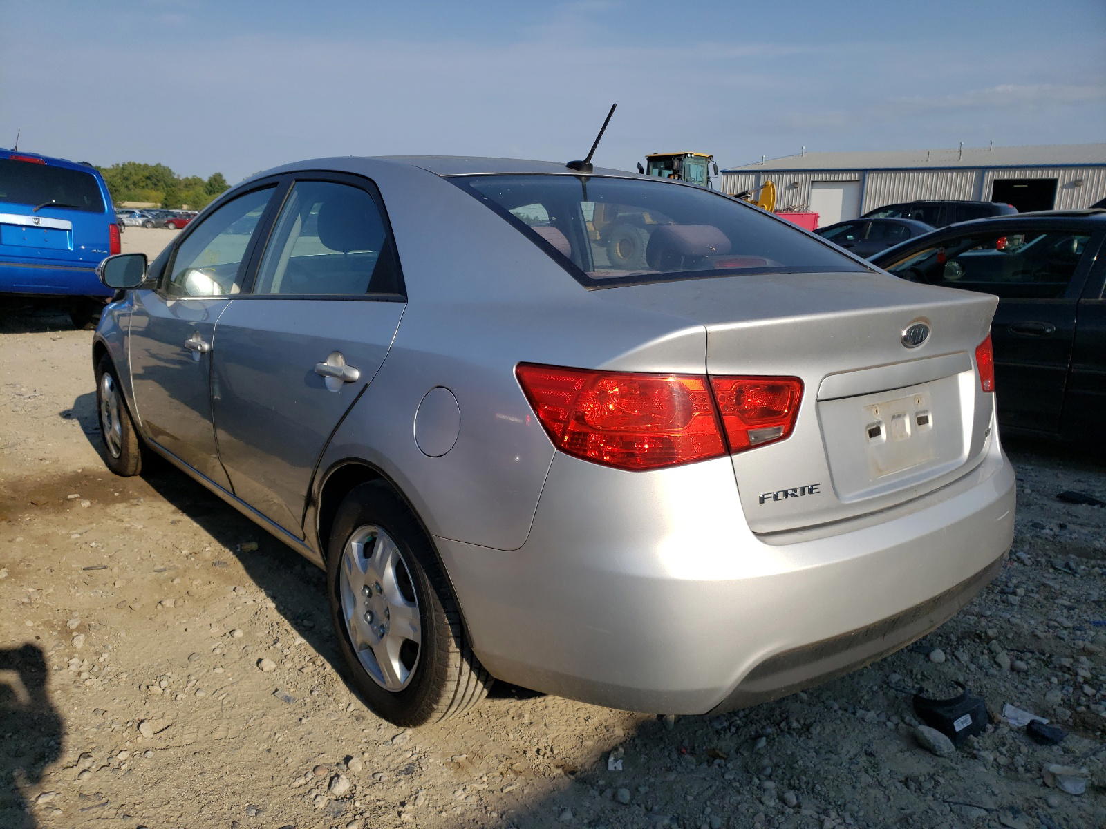 Photo 3 from auction – 2010 KIA FORTE EX with VIN KNAFU4A22A5052639
