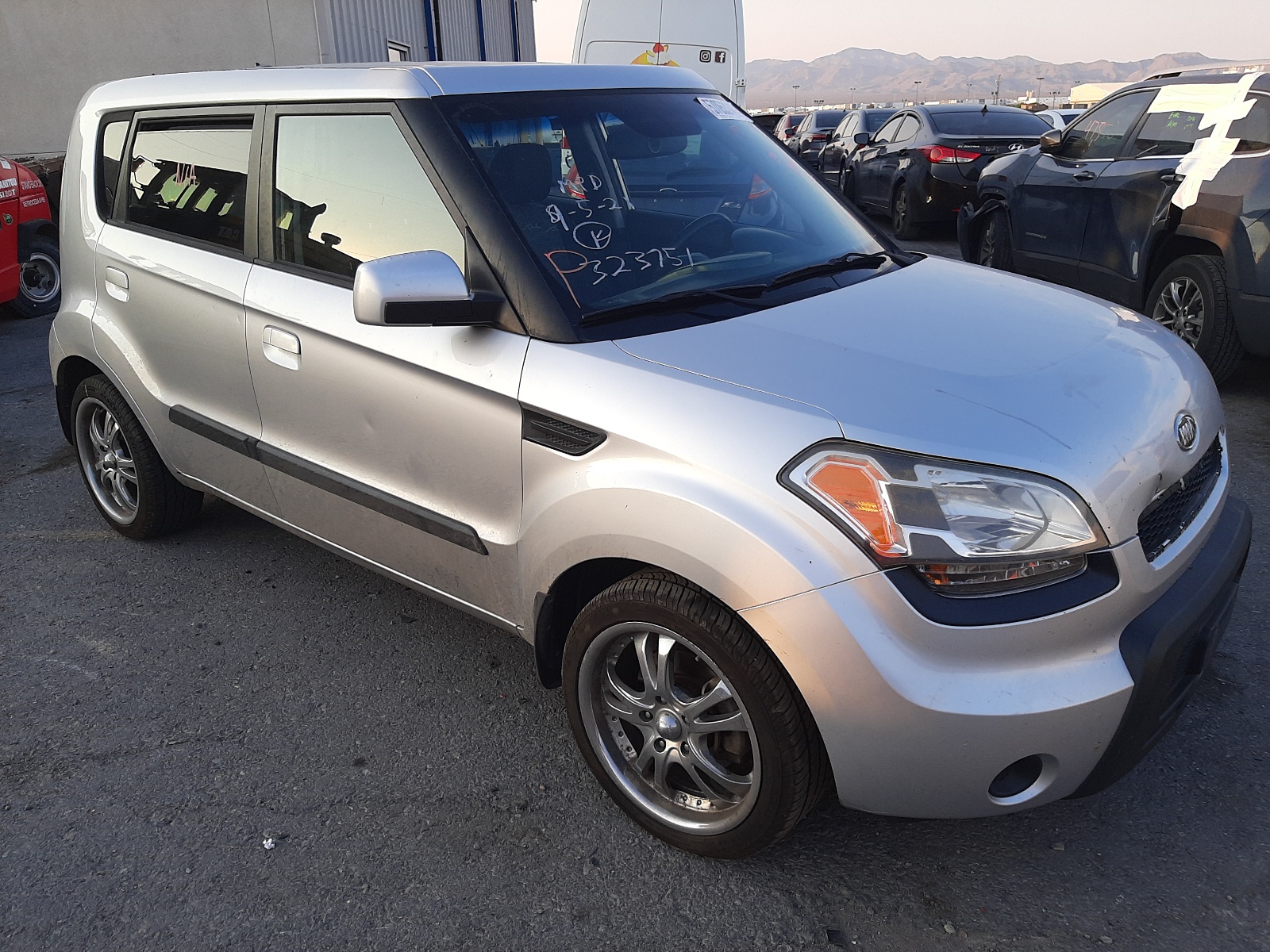 KIA SOUL + 2010 with VIN KNDJT2A2XA7138743 - Photo from auction