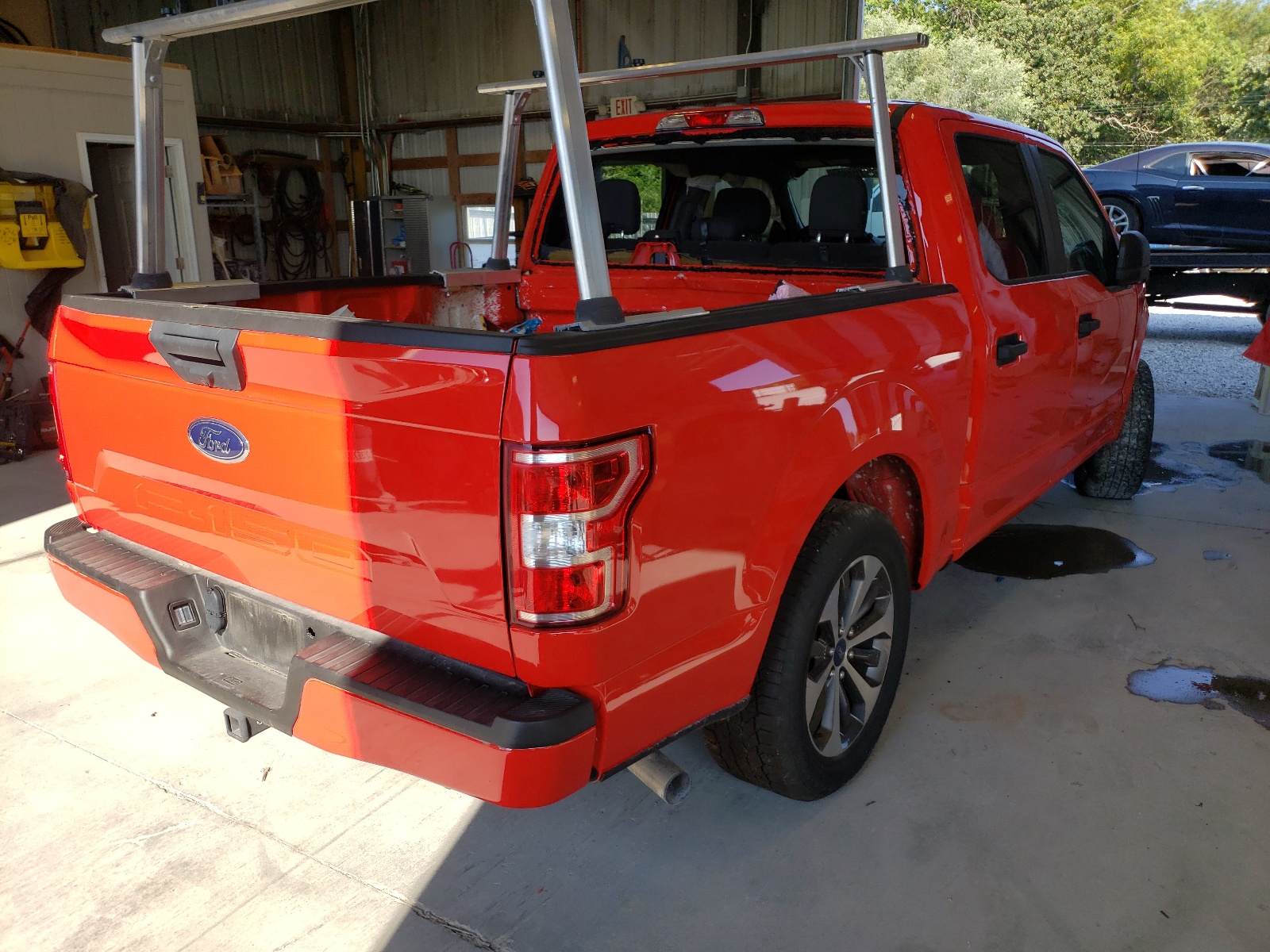 Photo 4 from auction – 2019 FORD F150 SUPER with VIN 1FTEW1EP4KKF02064