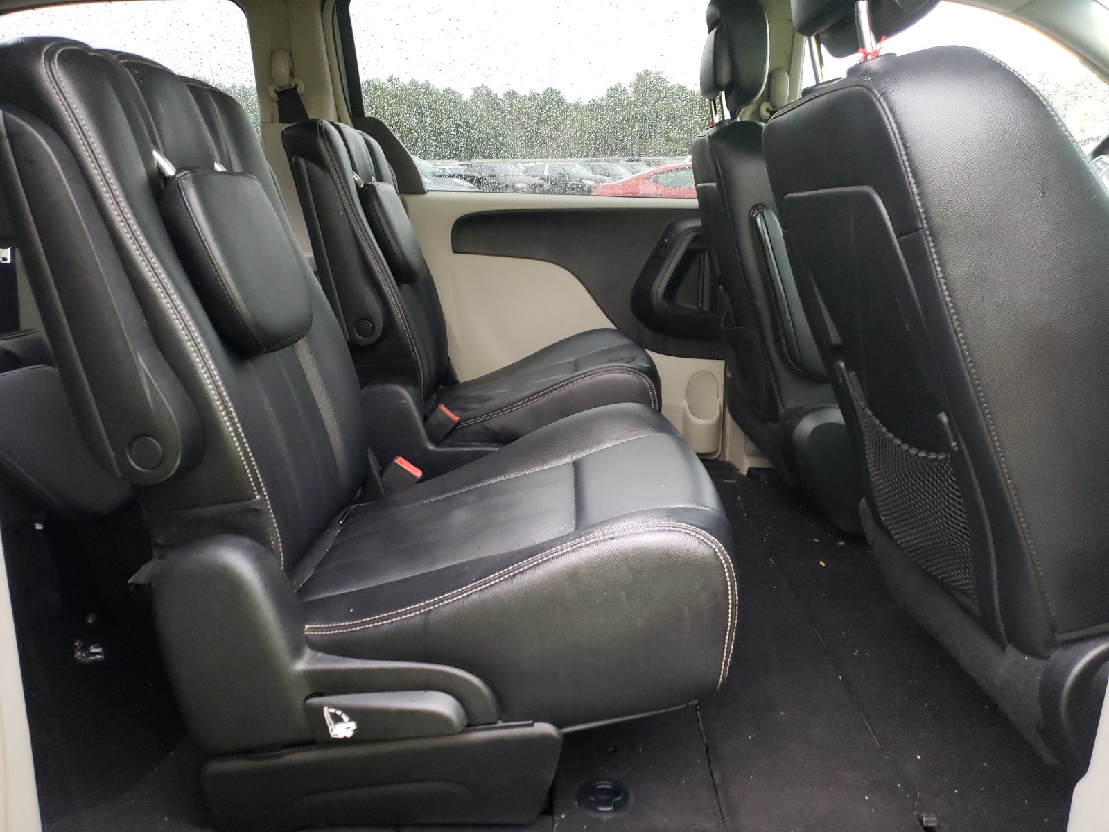 Photo 6 from auction – 2014 CHRYSLER TOWN & COU with VIN 2C4RC1BG1ER446413