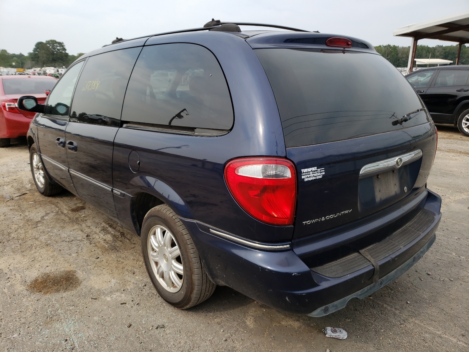 Photo 3 from auction – 2005 CHRYSLER TOWN & COU with VIN 2C8GP54L85R298918
