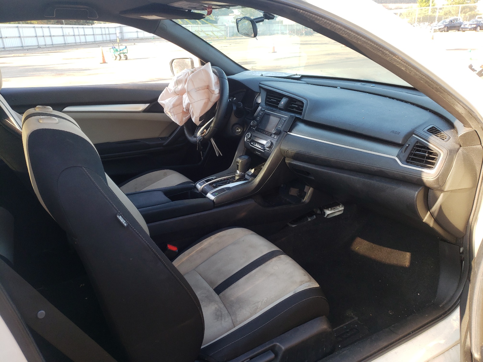 Photo 5 from auction – 2016 HONDA CIVIC LX with VIN 2HGFC4B56GH306855