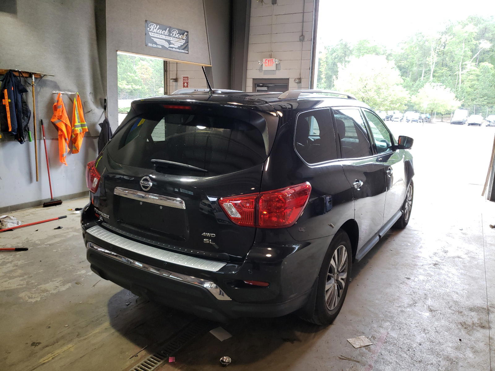 Photo 4 from auction – 2018 NISSAN PATHFINDER with VIN 5N1DR2MMXJC619085