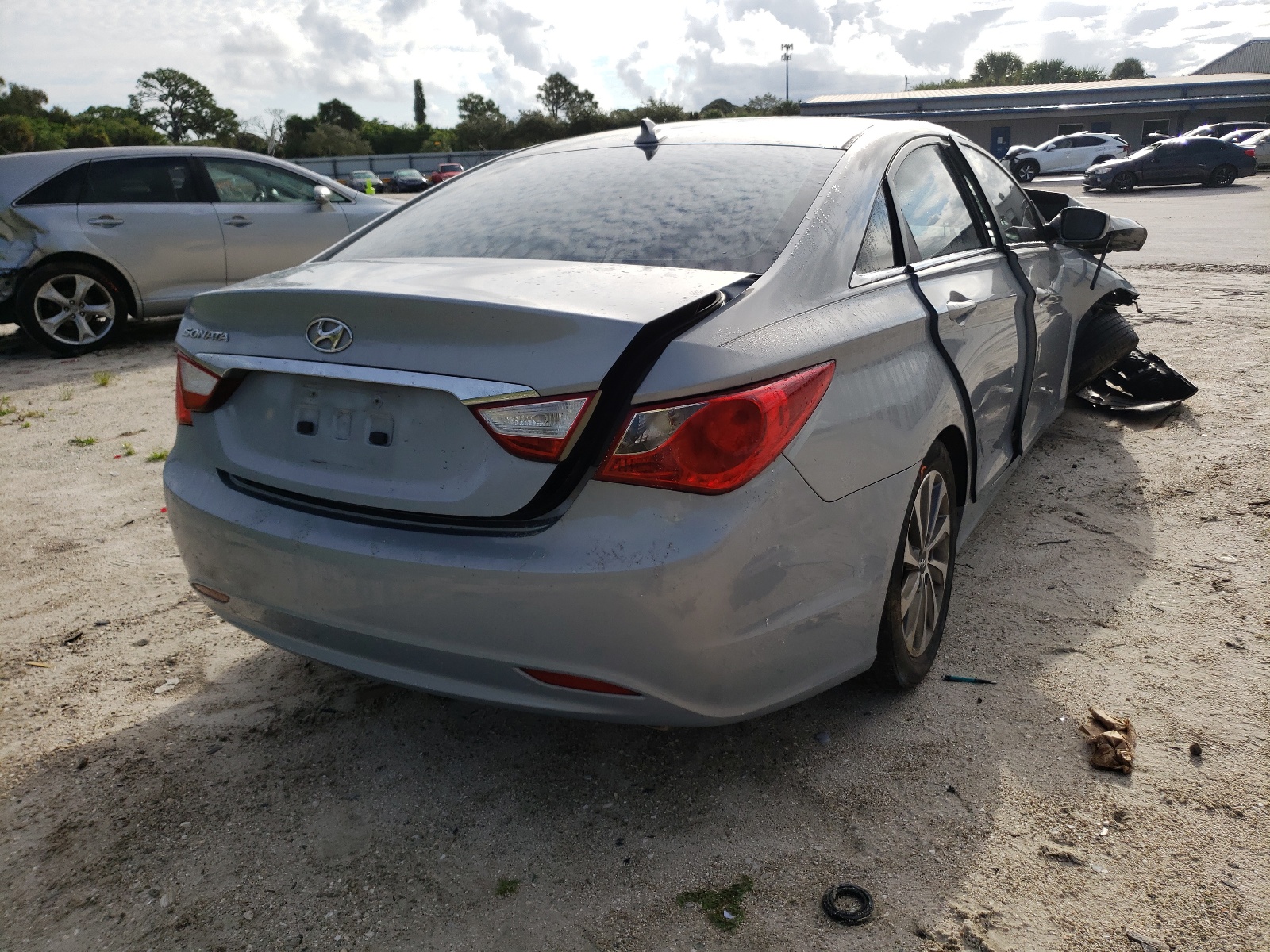 Photo 4 from auction – 2012 HYUNDAI SONATA GLS with VIN 5NPEB4AC9CH318934