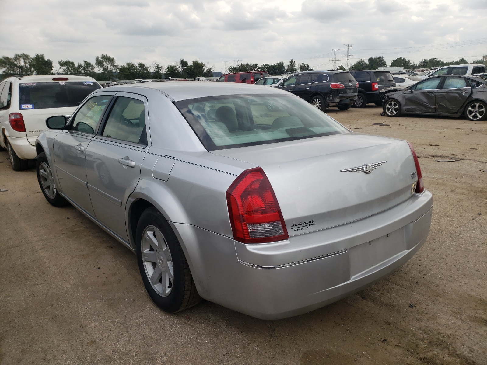 Photo 3 from auction – 2005 CHRYSLER 300 TOURIN with VIN 2C3JA53G85H120577