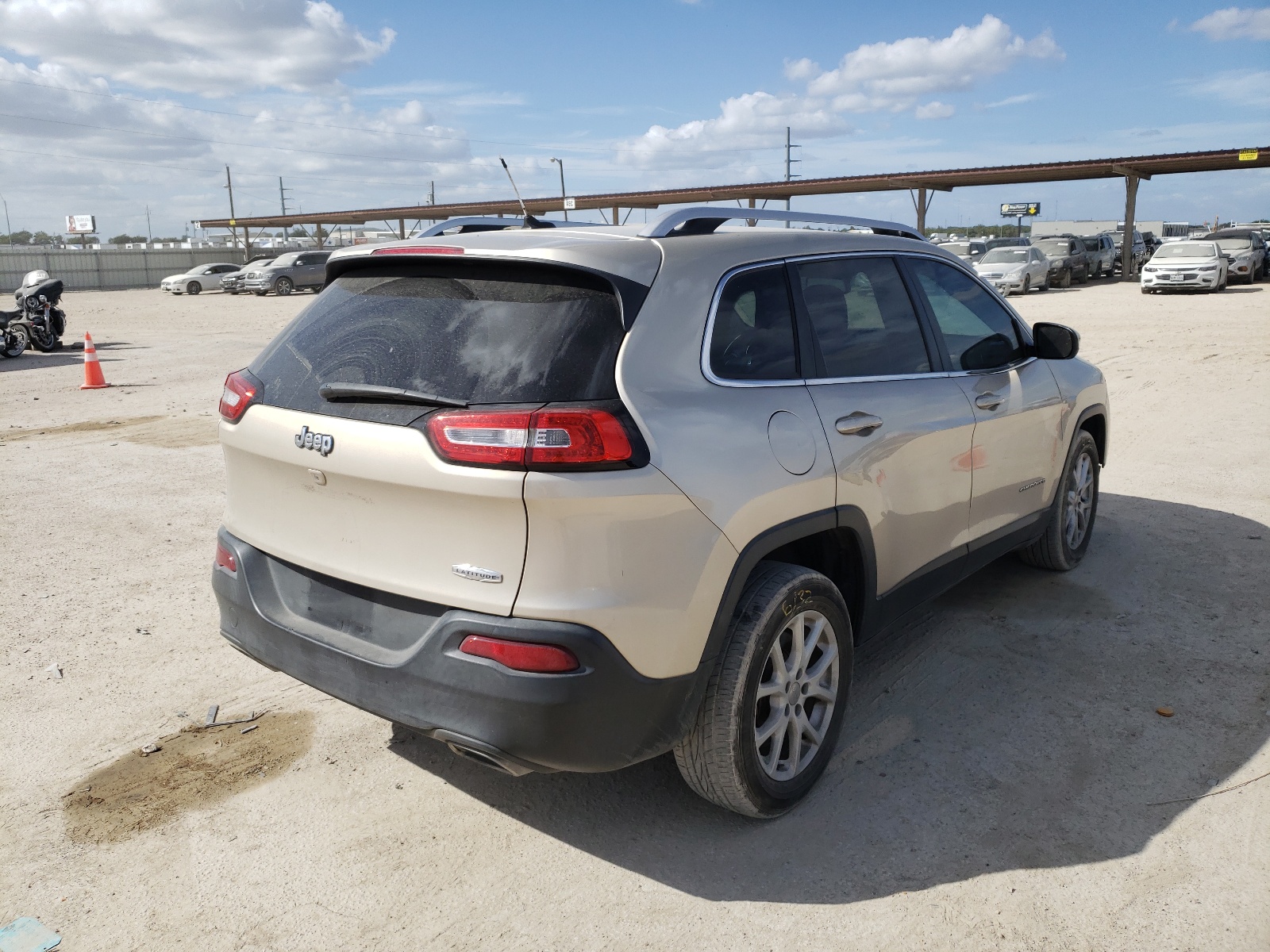 Photo 4 from auction – 2015 JEEP CHEROKEE L with VIN 1C4PJLCS0FW532008
