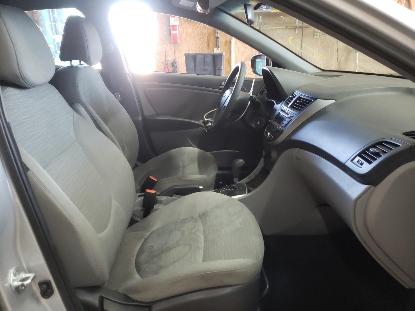 Photo 5 from auction – 2016 HYUNDAI ACCENT SE with VIN KMHCT4AE3GU980537