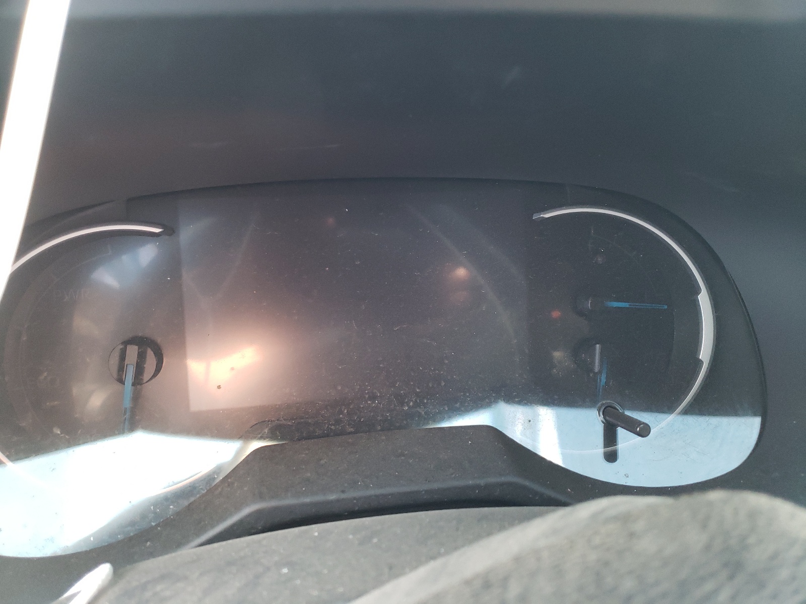 Photo 8 from auction – 2020 TOYOTA RAV4 XSE with VIN 2T3EWRFVXLW074005