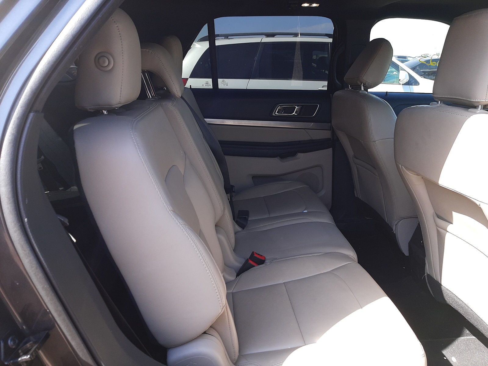 Photo 6 from auction – 2019 FORD EXPLORER X with VIN 1FM5K7D81KGB25250