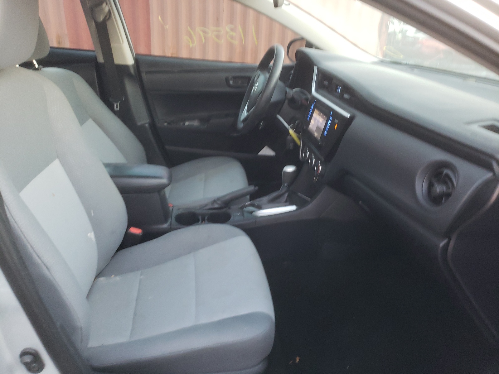 Photo 5 from auction – 2017 TOYOTA COROLLA L with VIN 2T1BURHE6HC795364