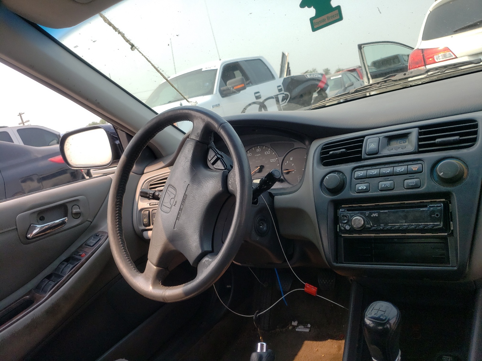 Photo 9 from auction – 2000 HONDA ACCORD EX with VIN 1HGCG5560YA090700