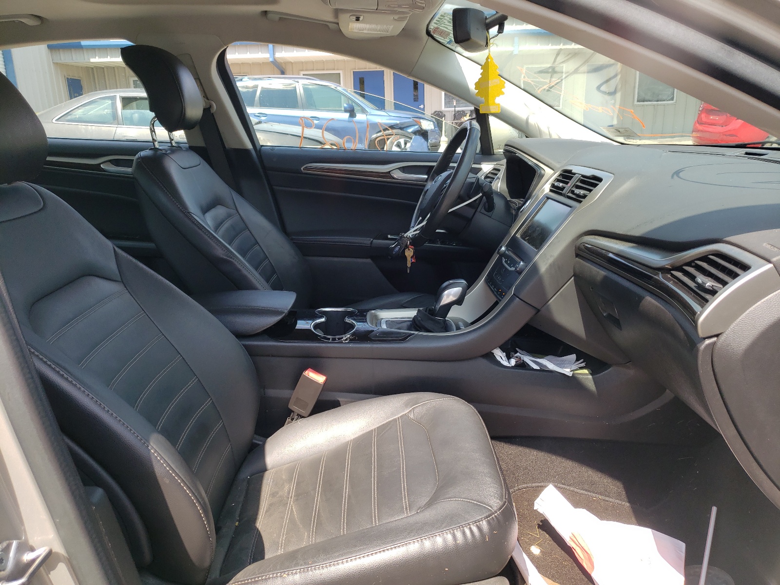 Photo 5 from auction – 2015 FORD FUSION SE with VIN 3FA6P0H95FR111179